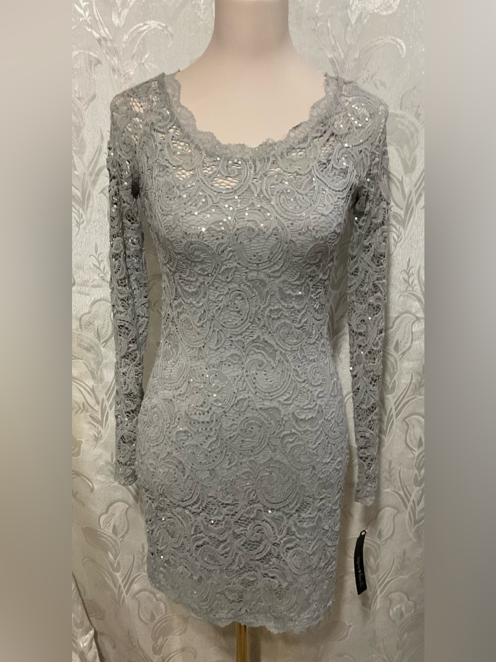 Sequin Hearts Silver-Grey Lace Long-Sleeve Cocktail Dress